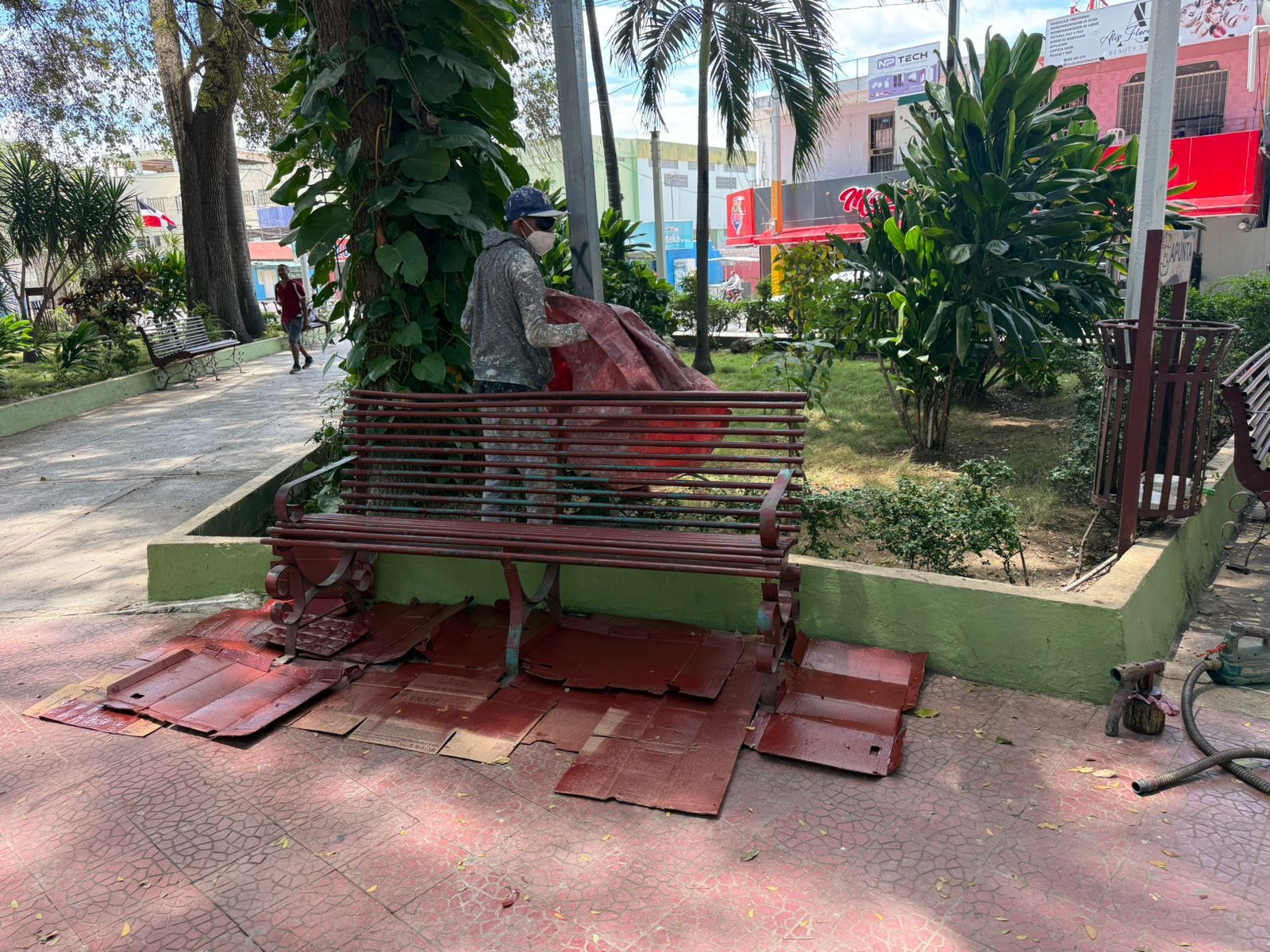 *Alcaldía de Tamayo embellece el parque municipal previo a Semana Santa*