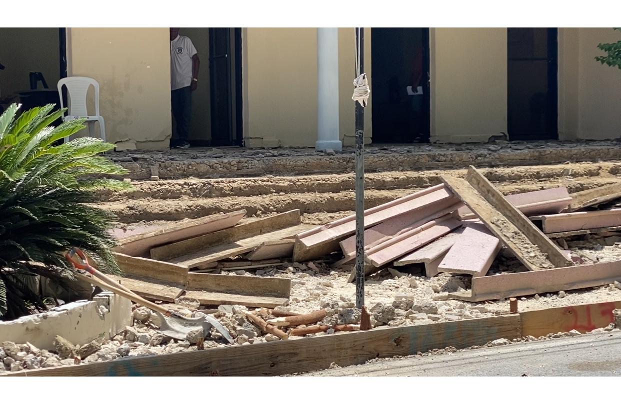 Avanzan a buen ritmo los trabajos de remozamiento del Ayuntamiento Municipal de Tamayo